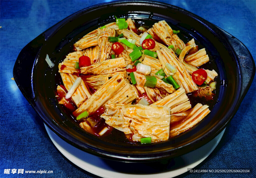美味砂锅豆腐
