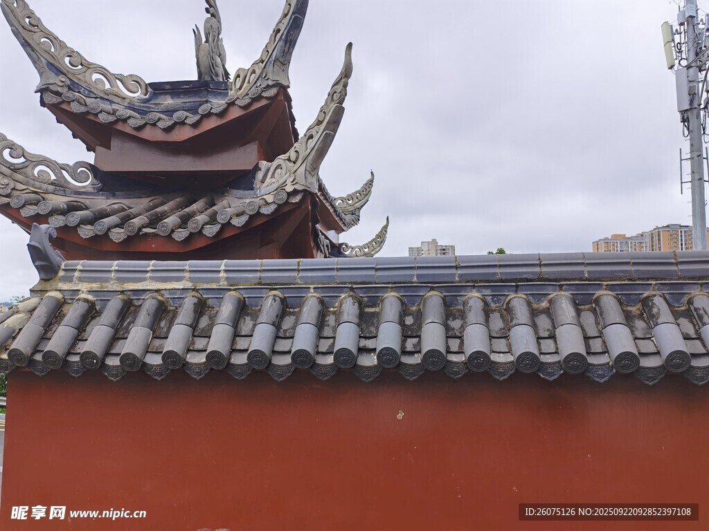 中式古建筑屋顶一角