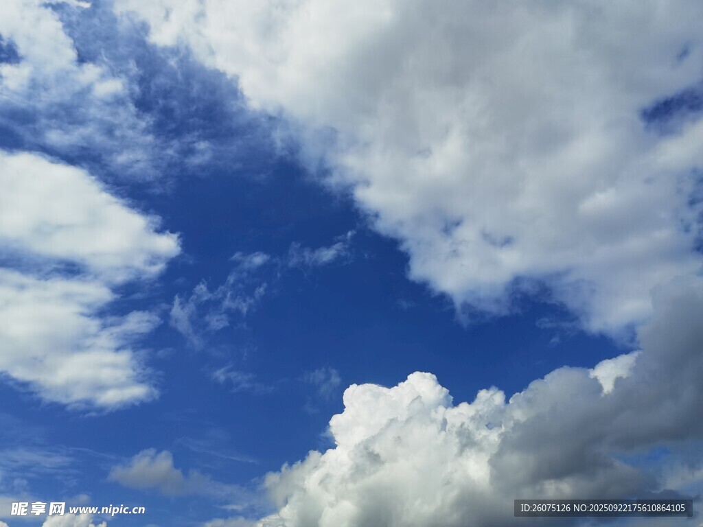 蓝天白云美景