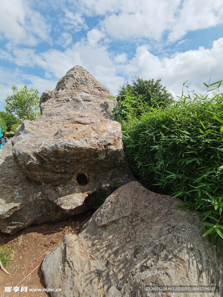 野外奇特巨石景观
