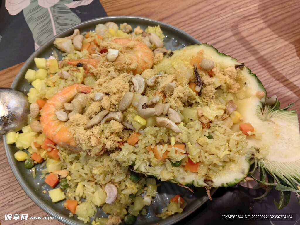 美味虾仁炒饭营养丰富