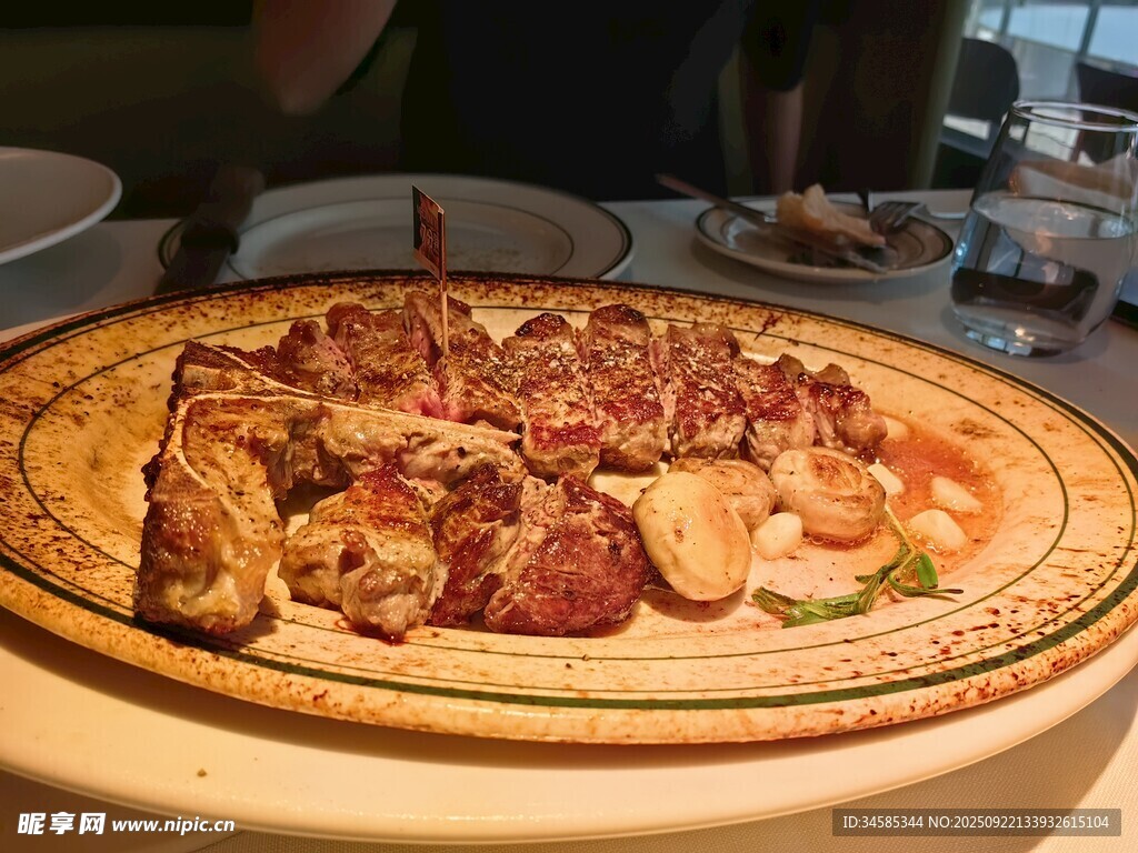 丰盛烤肉拼盘