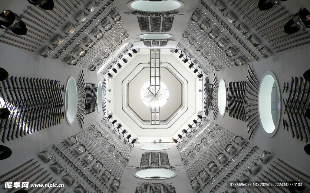 现代建筑内部独特穹顶景观