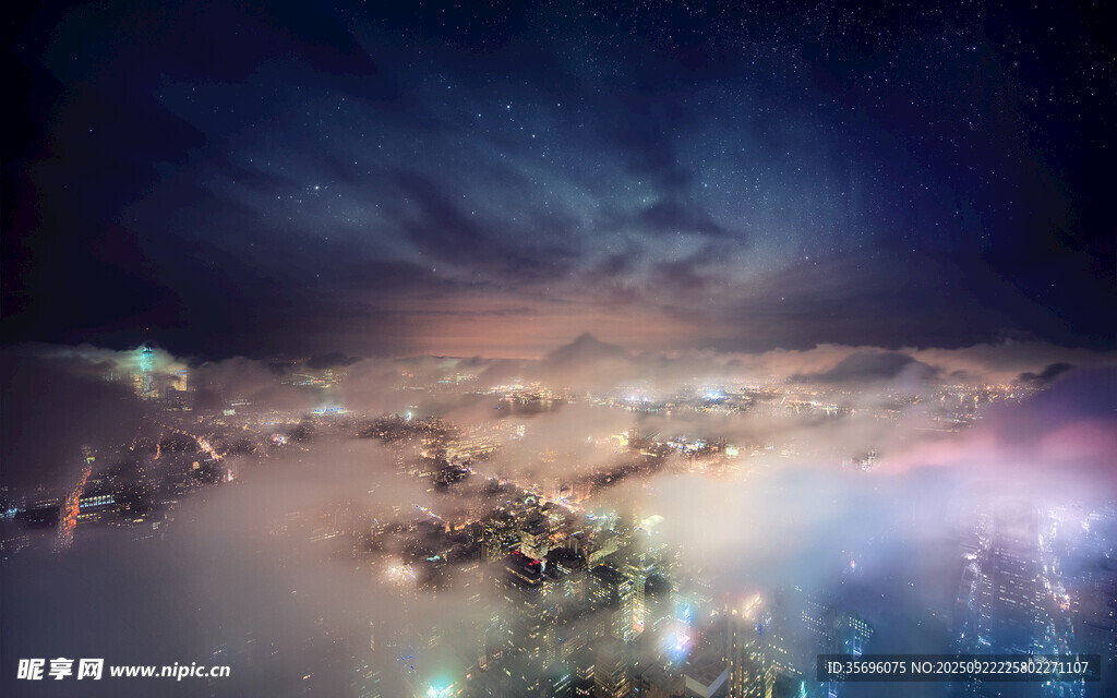 梦幻夜景中的城市灯火