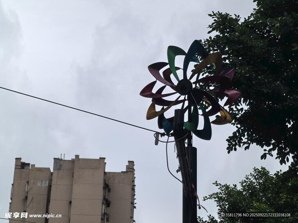 户外金属风车雕塑景观