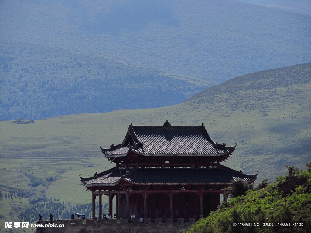 山间古建 尽显东方韵味
