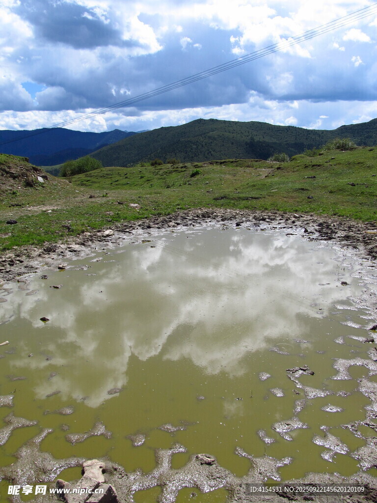 山间泥沼景观