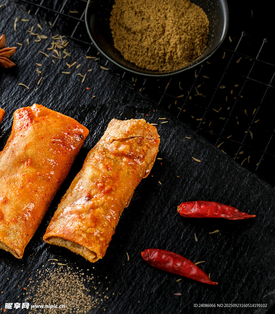 美味烤肠与香料辣椒组合