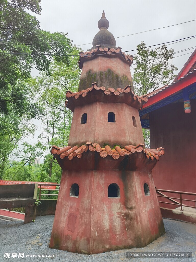 古老多层塔建筑景观