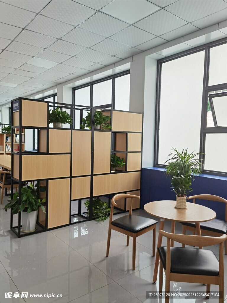 现代简约风室内休闲角落
