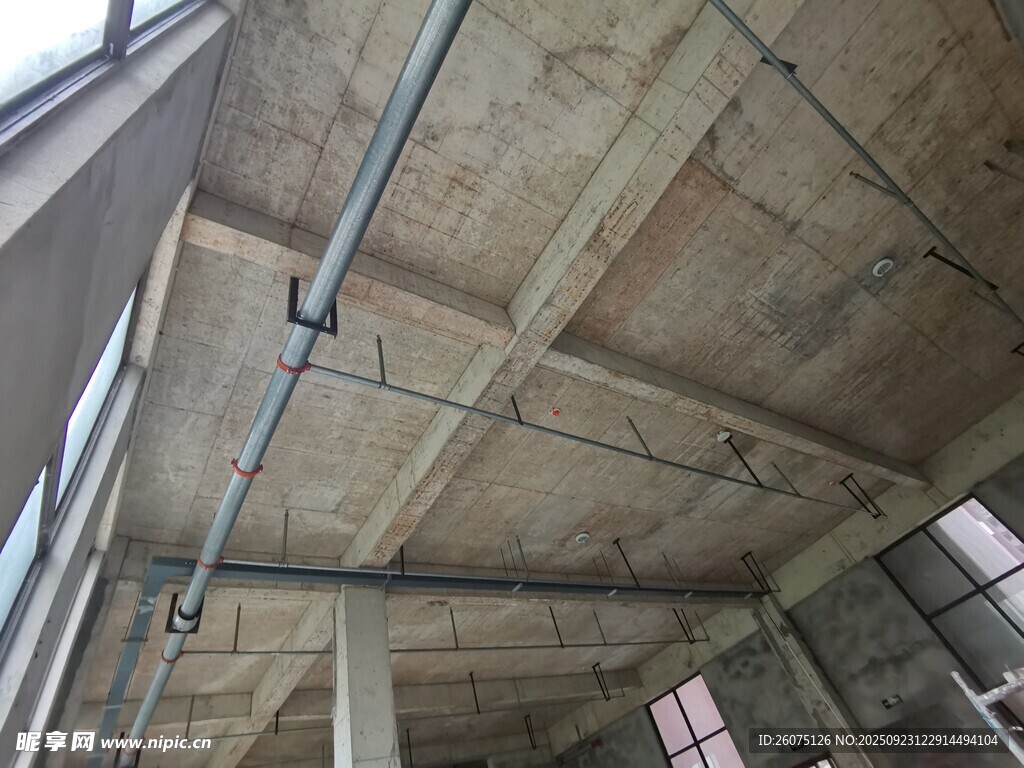 未完工的建筑天花板