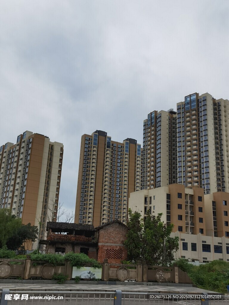 城市高楼建筑群景观