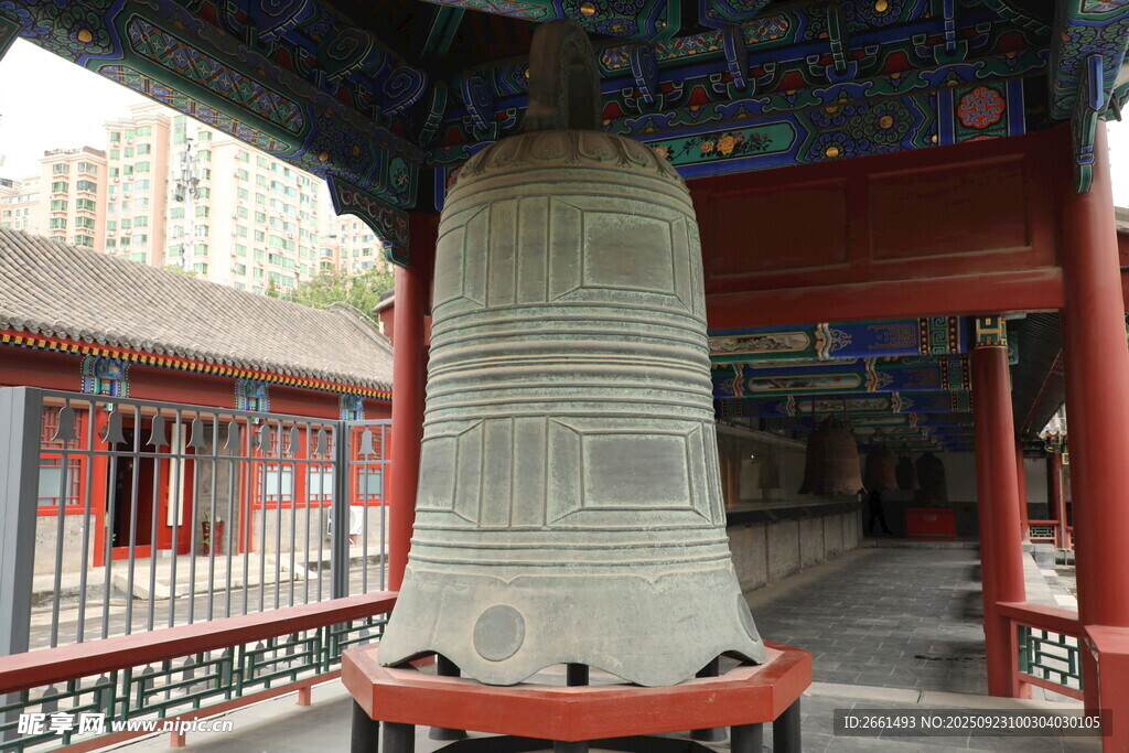古寺大钟