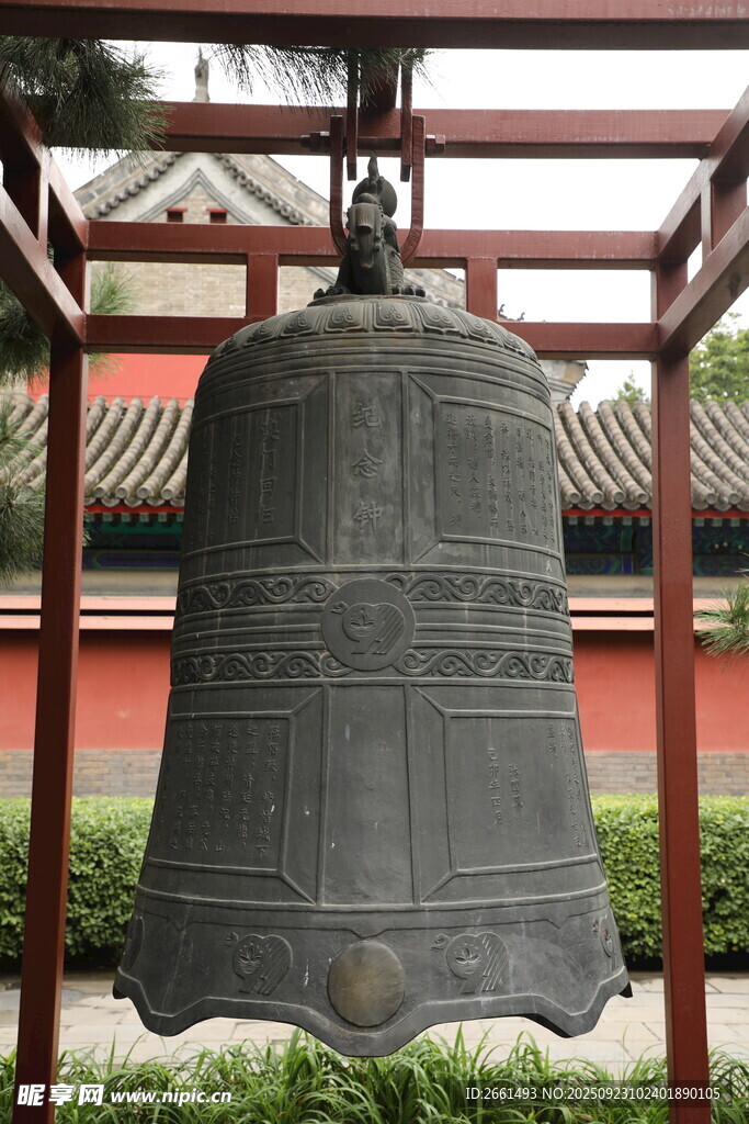 古寺铜钟