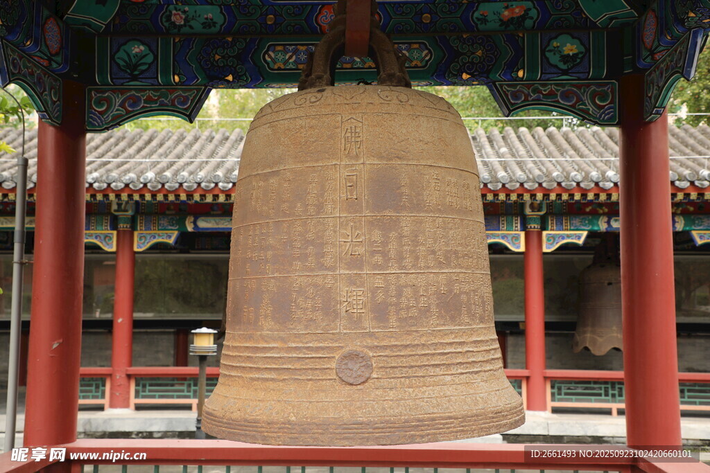古寺大钟