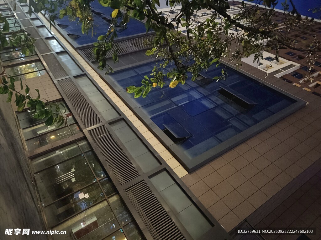 现代建筑中的精致户外空间