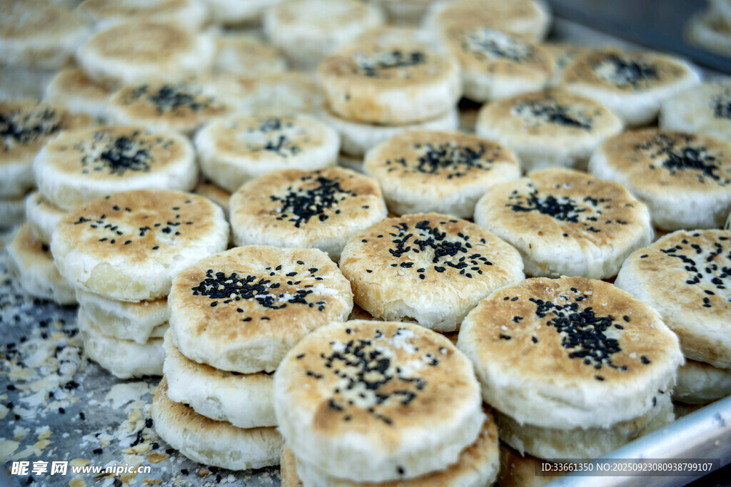 芝麻烧饼整齐摆放