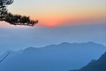 山间日出美景