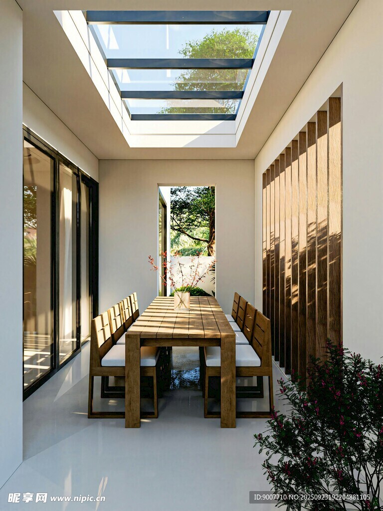 阳光房内的木质长桌用餐区