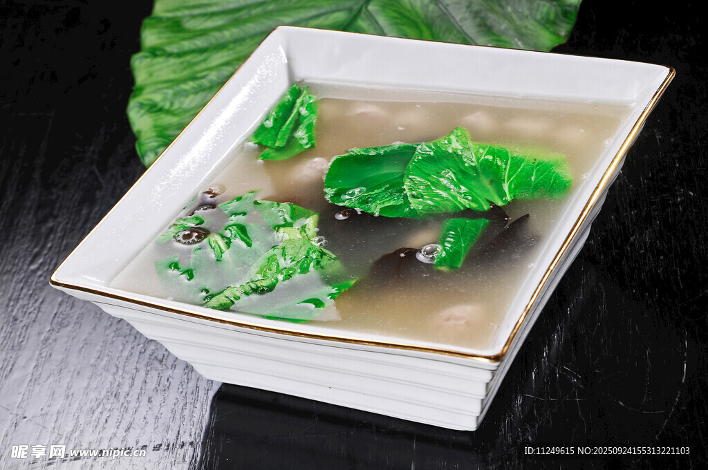生汆丸子汤