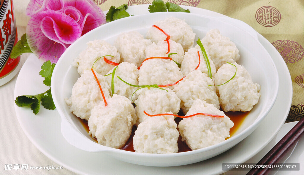 鸡脯萝卜丸子