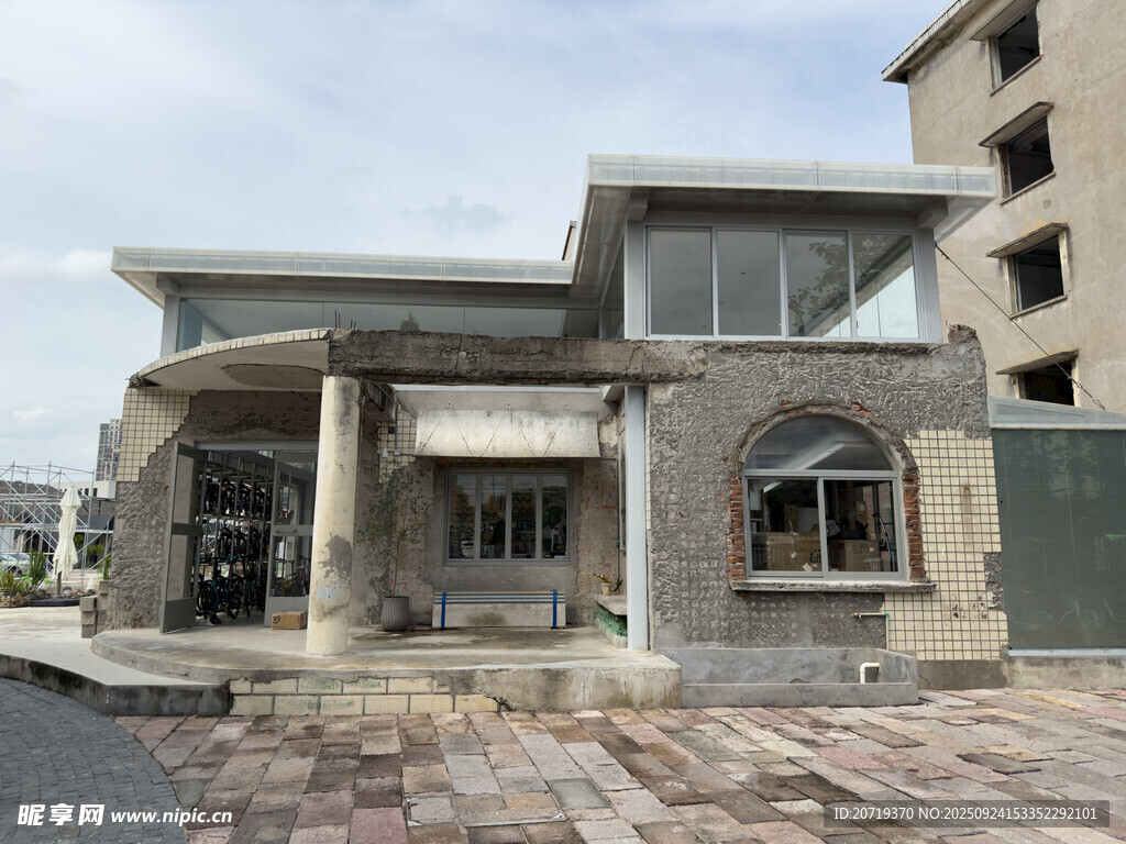 现代风格自建别墅外观
