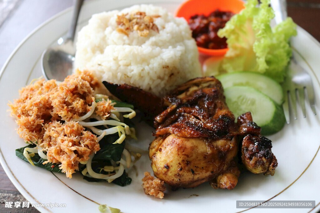 美味印尼风味美食拼盘