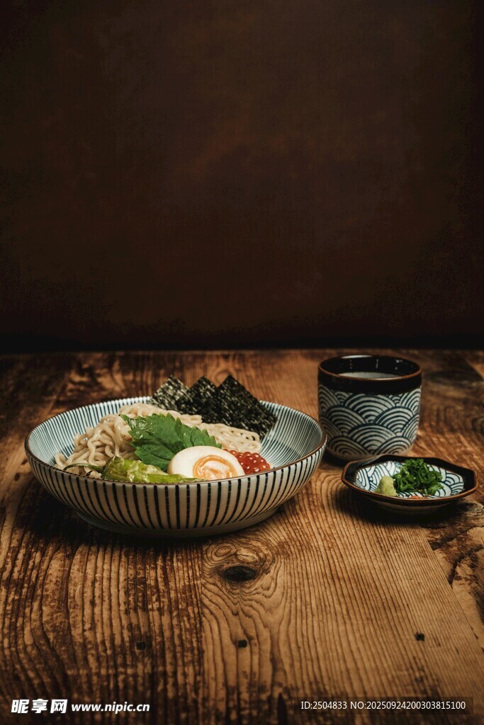 日式美食摆盘展示