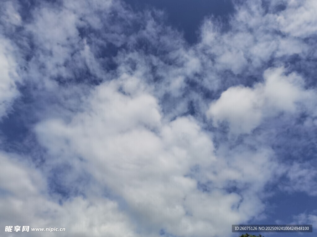 蓝天白云美景