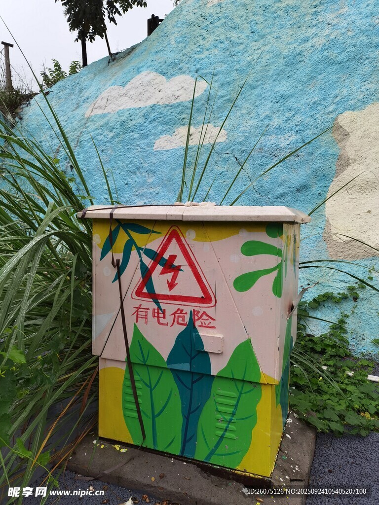 彩绘电箱街头一抹亮色
