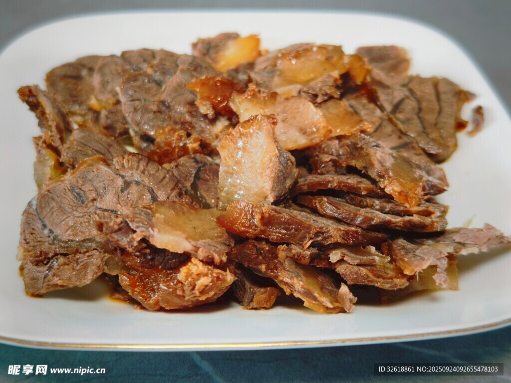 美味卤牛肉切片