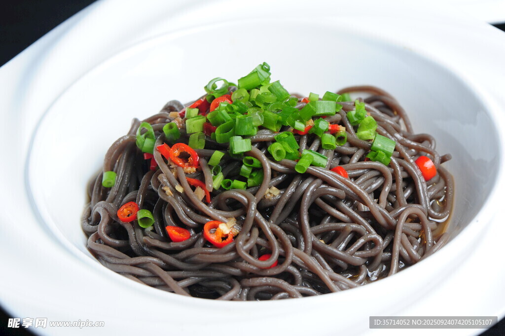 美味凉拌蕨根粉