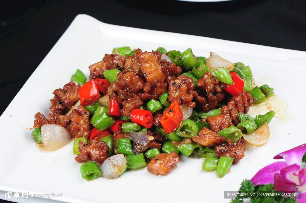 青椒红椒炒小炒鸡