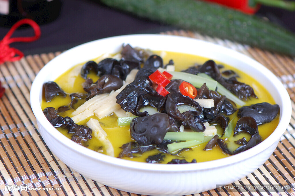 美味木耳蔬菜汤
