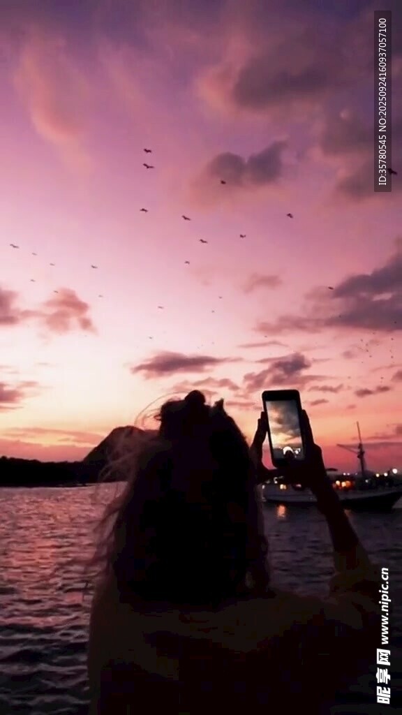夕阳下的海边摄影瞬间