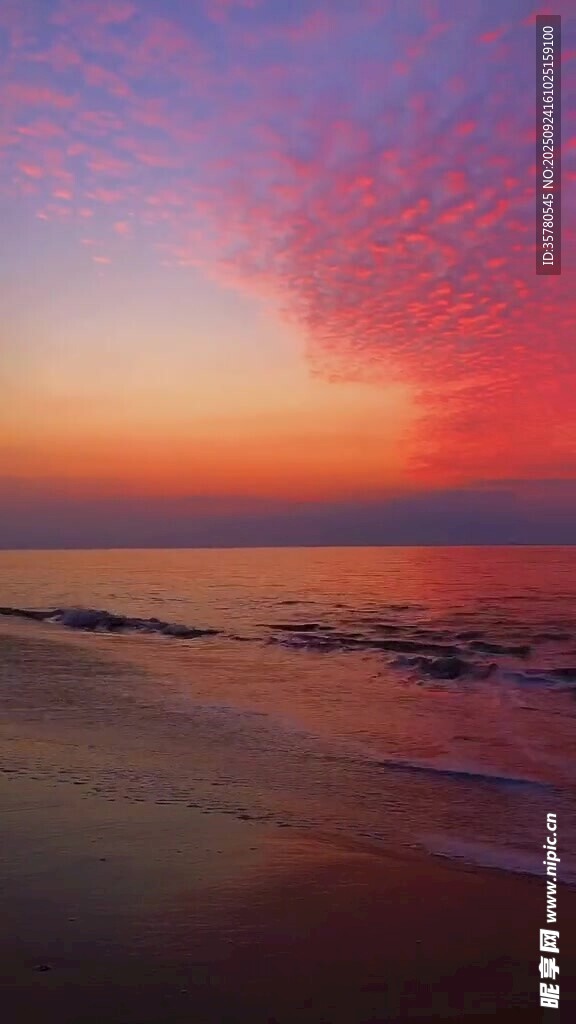 海边绚丽晚霞迷人景象