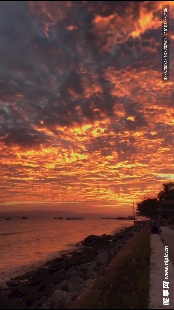 海边绝美日落风景