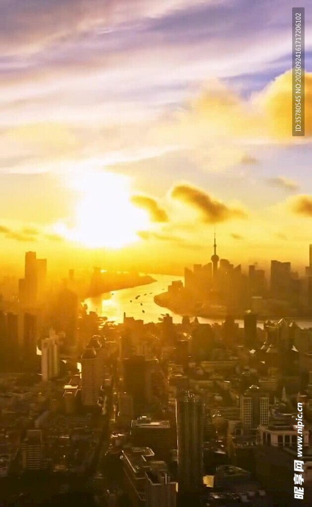 城市日出美景