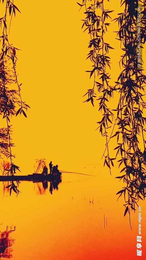 夕阳下的江上垂钓者