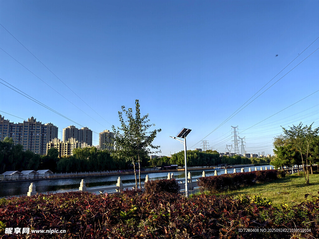 城市公园景观一角