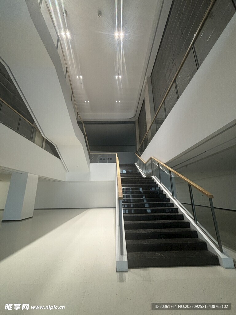 现代简约风格室内楼梯空间