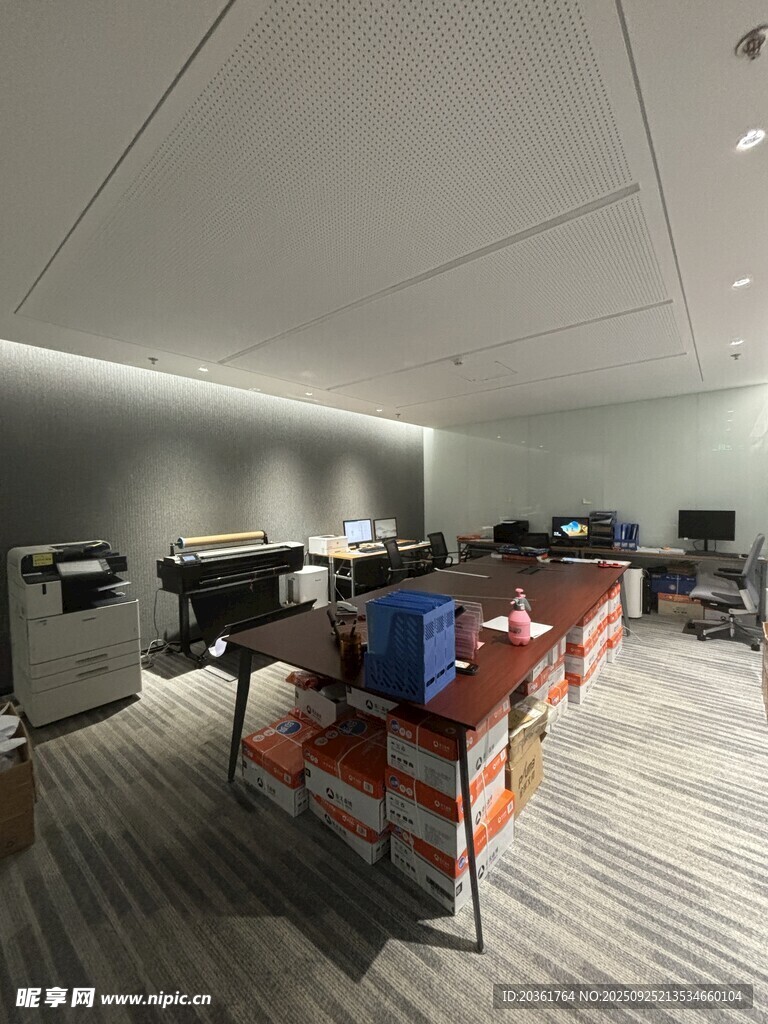 现代办公空间室内场景