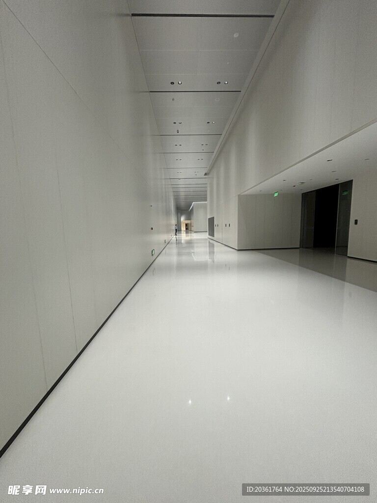 空旷走廊