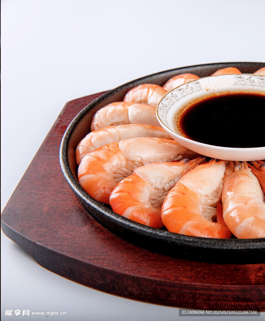 美味鲜虾配蘸料