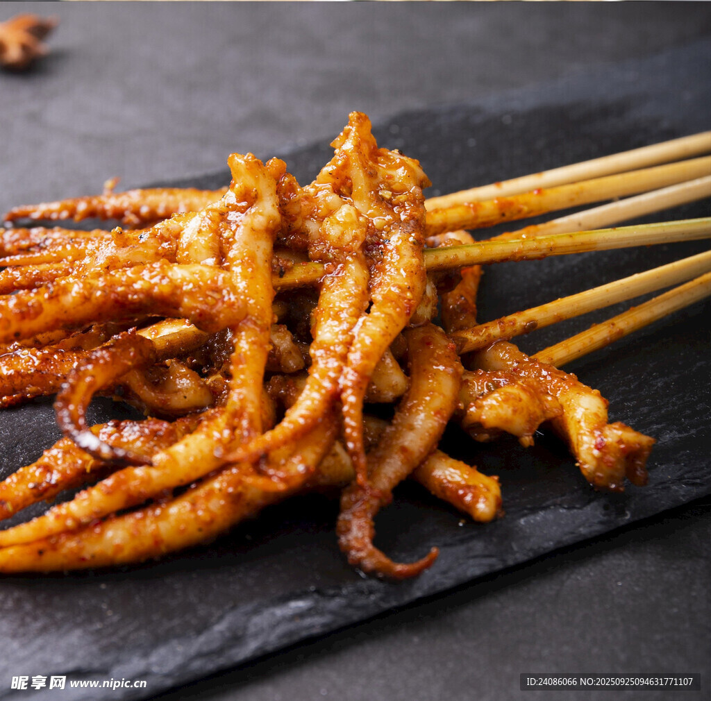 烤鱿鱼串诱人美味