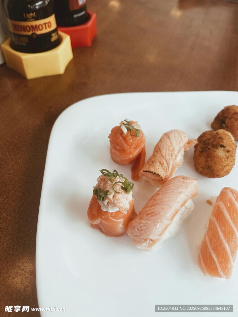 精致日式寿司拼盘