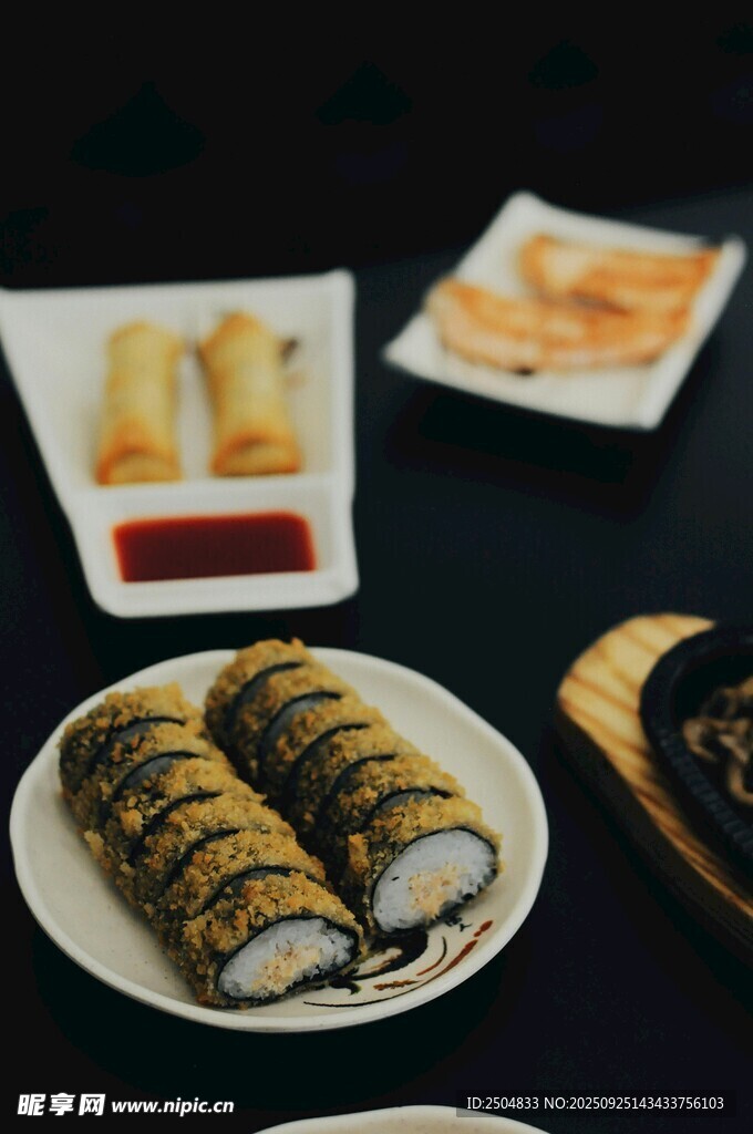 多样美味寿司与小吃