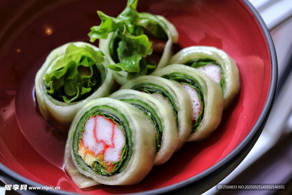 蔬菜火腿寿司卷摆盘精美