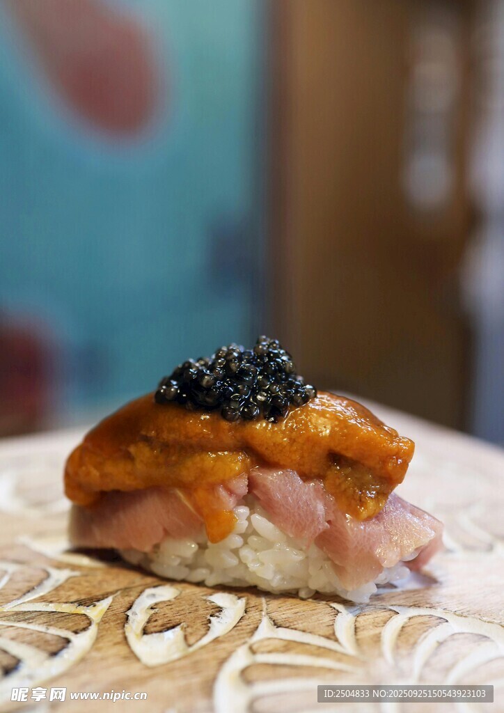 美味鱼子酱寿司