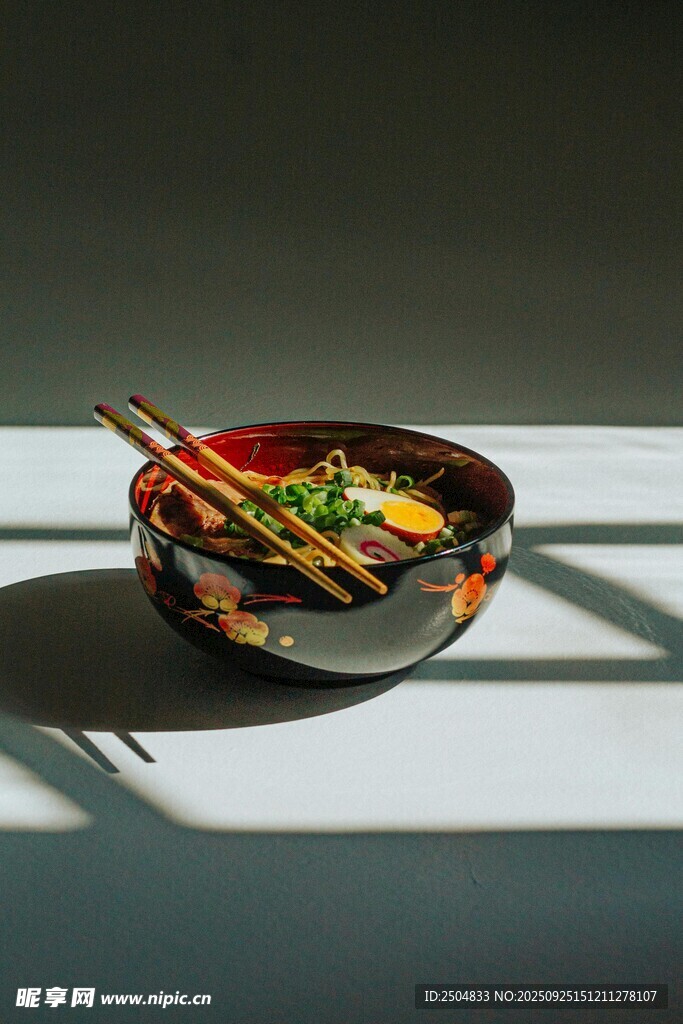 美味中式面条 筷子相伴